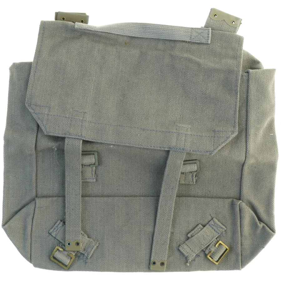 Brugt militær rygsæk (str. 33 x, 10 x 38 cm)