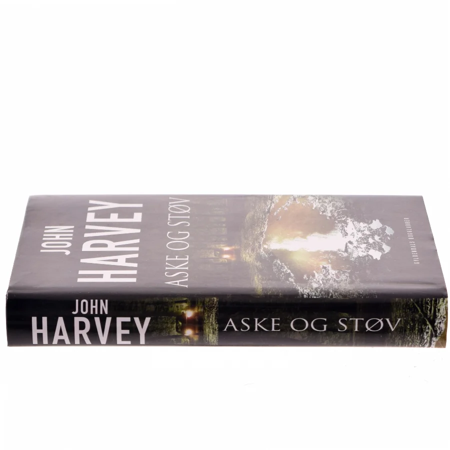 Aske og støv af John Harvey (f. 1938) (Bog)