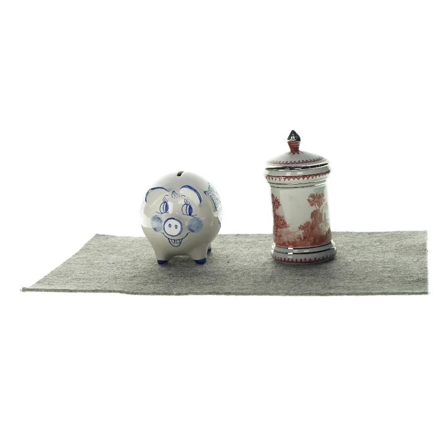 Porcelæns ting (str. 14 x 6 x 10 og 15 x 8cm)