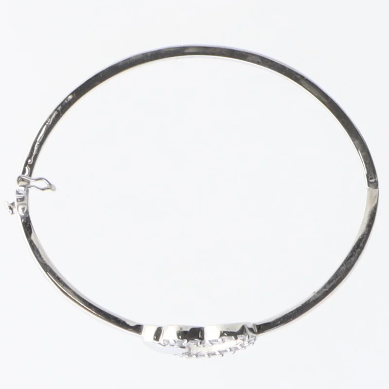 Hjerteformet sølv armbånd (str. Ø 6 cm)