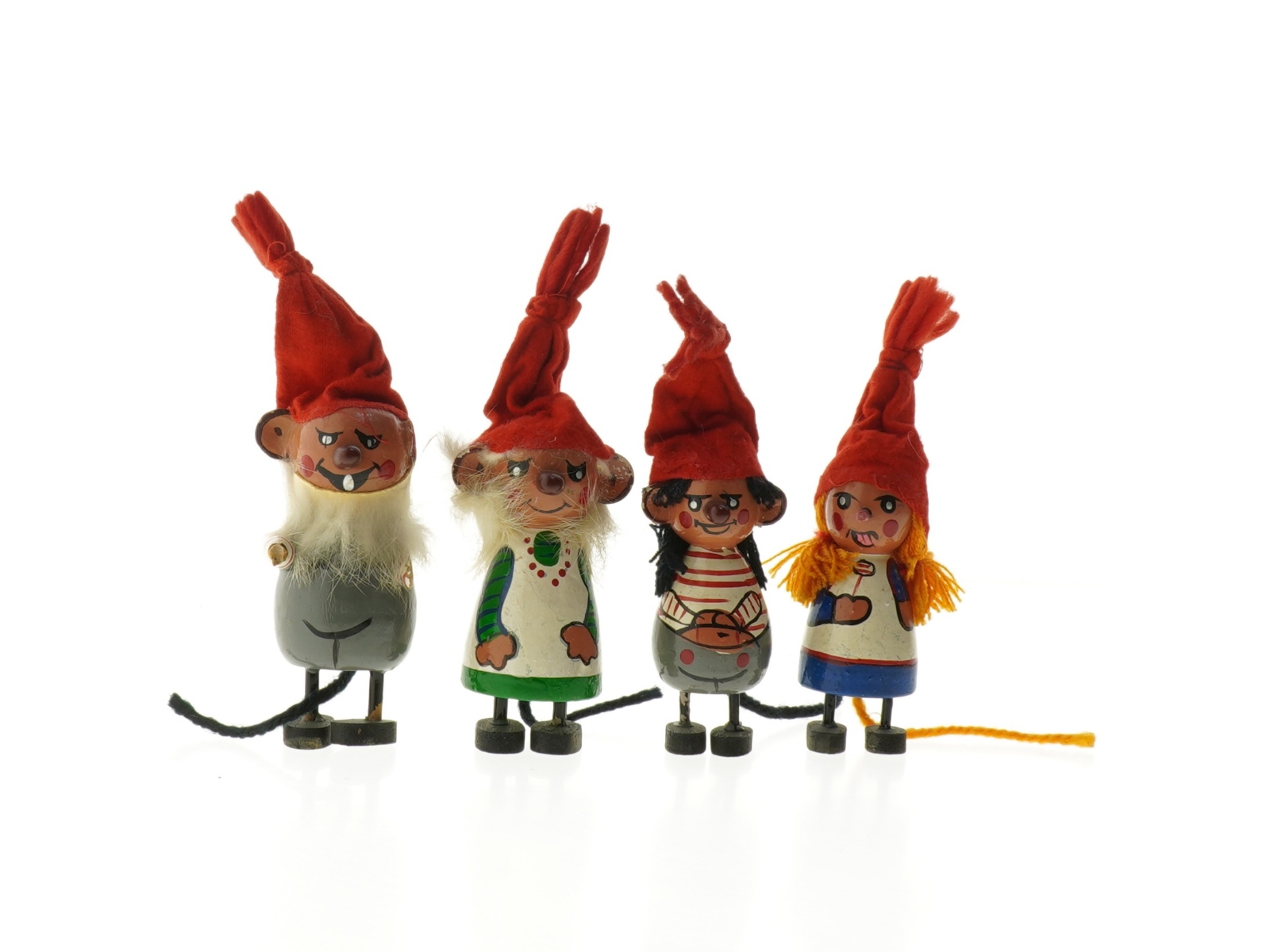 Sæt af fire vintage nissefigurer