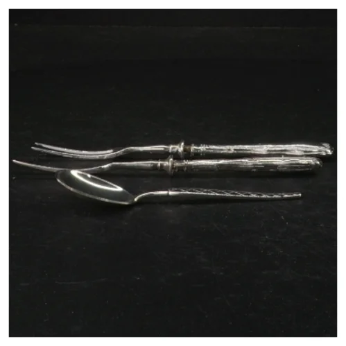 Sølvbestikssæt  (str. 17 cm. og 13 cm)