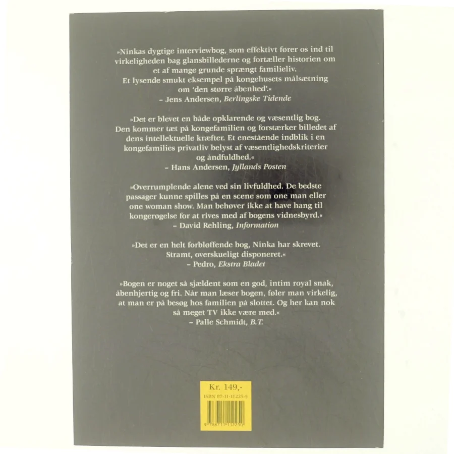 En familie og dens dronning af Anne Wolden-Ræthinge (Bog)