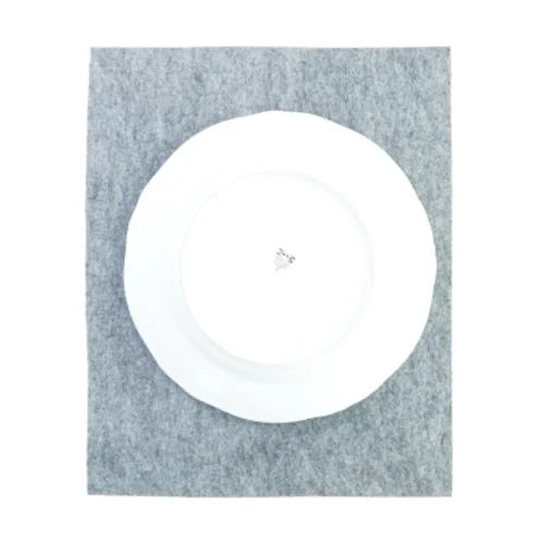 2 tallerkener fra Ikea (str. Ø 28 cm)