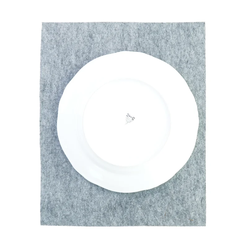 2 tallerkener fra Ikea (str. Ø 28 cm)