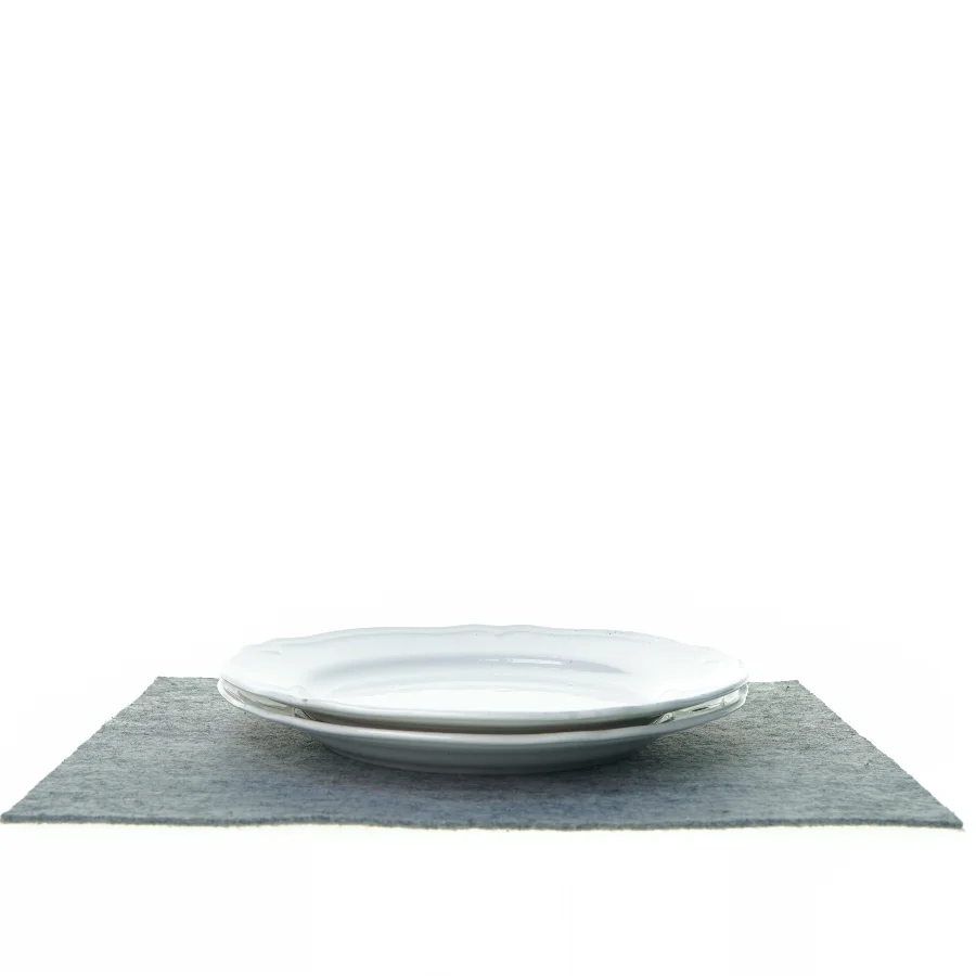 2 tallerkener fra Ikea (str. Ø 28 cm)