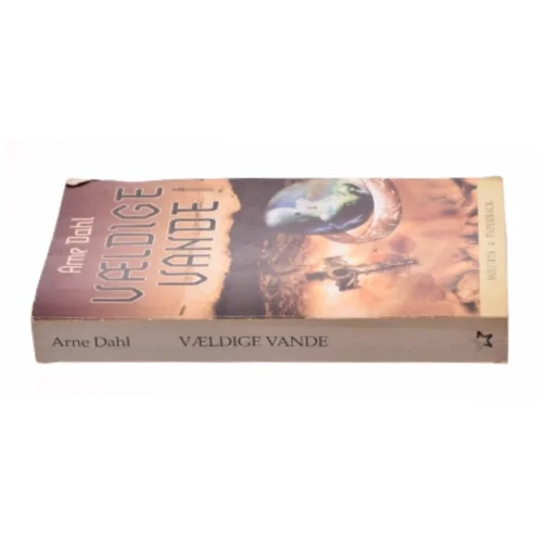 Vældige vande af Arne Dahl fra Bog