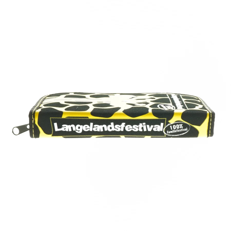 Sammenklappelig pung med girafmotiv fra Langelandsfestival (str. 19x13x2,5 cm)