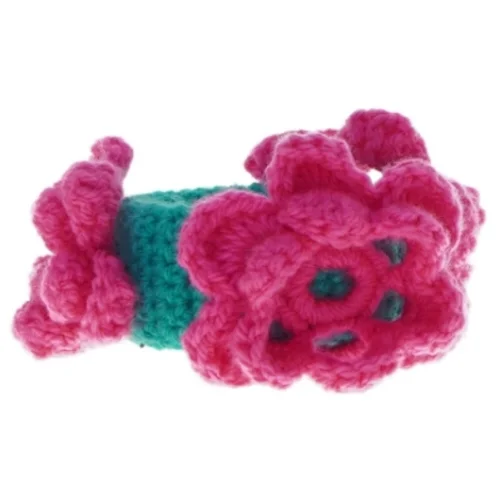 Armbånd med hæklede blomster (str. 7 cm)