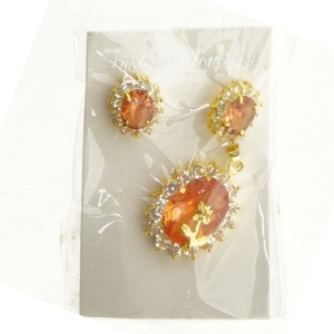 Smykkesæt fra Fashion Jewelry (str. 10 x 5 cm)