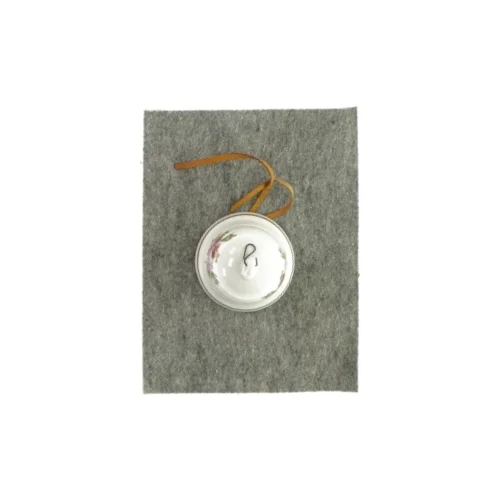 Klokke i porcelæn (str. HØ: 9x8,5)