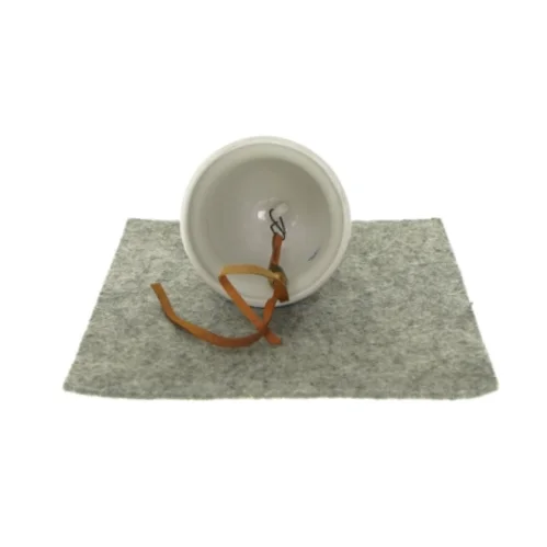 Klokke i porcelæn (str. HØ: 9x8,5)