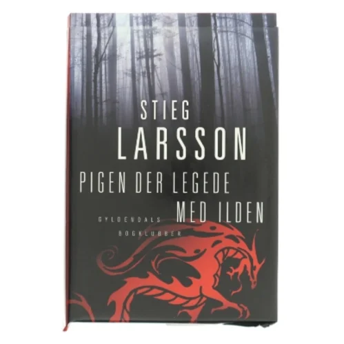 Pigen der legede med ilden af Stieg Larsson (Bog)