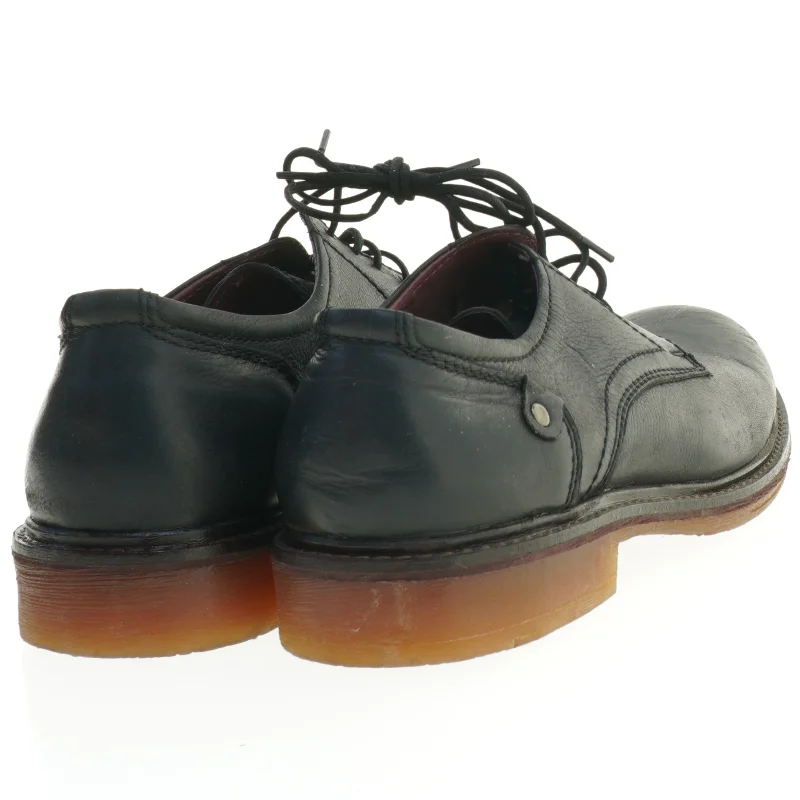 Sorte lædersko fra New Step (str. 41)