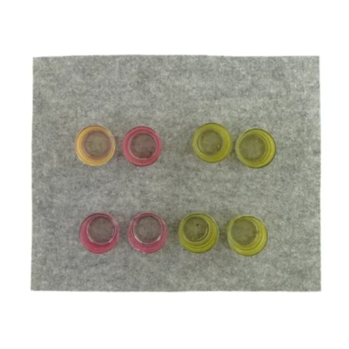 Små lysestager (8 stk) (str. HØ: 6,5x5,5 cm)