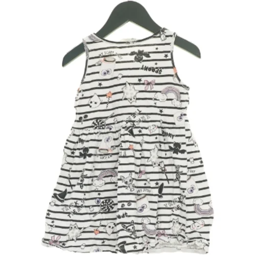 Kjole fra H&M (str. 110 cm)