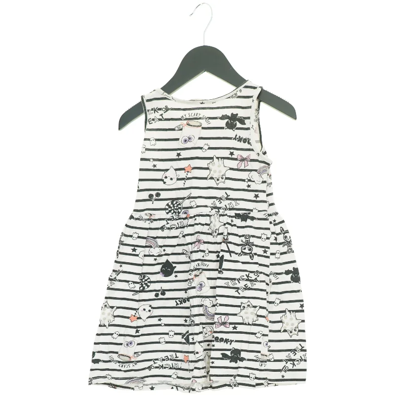 Kjole fra H&M (str. 110 cm)