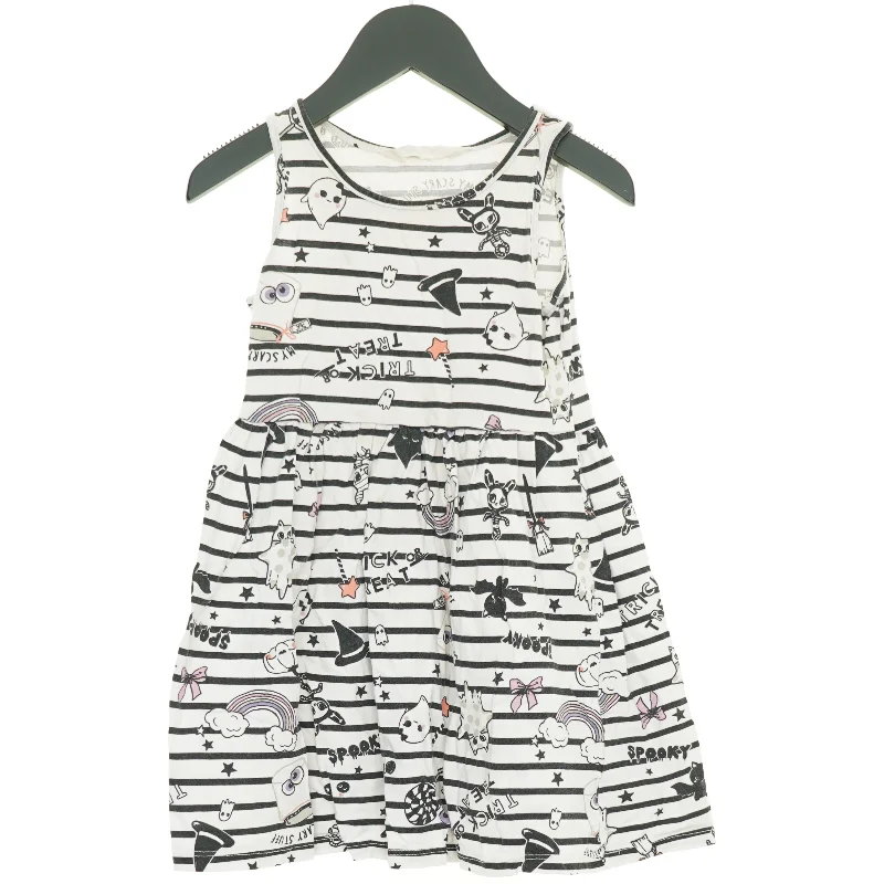 Kjole fra H&M (str. 110 cm)