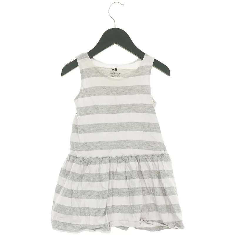 Kjole fra H&M (str. 110 cm)