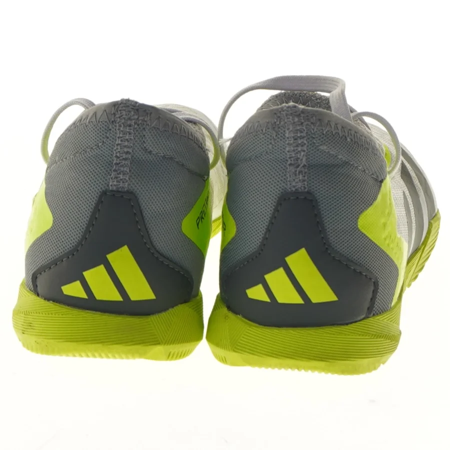 Indendørs fodboldsko str. 31 fra Adidas (str. 31 )