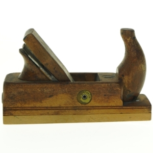 Gammel træhøvl (str. 22 x 6 cm)