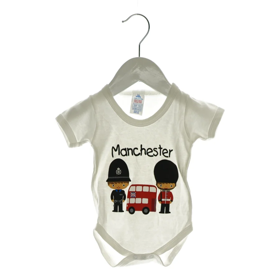 Heldragt med Manchester (str. 3-6 mdr.)