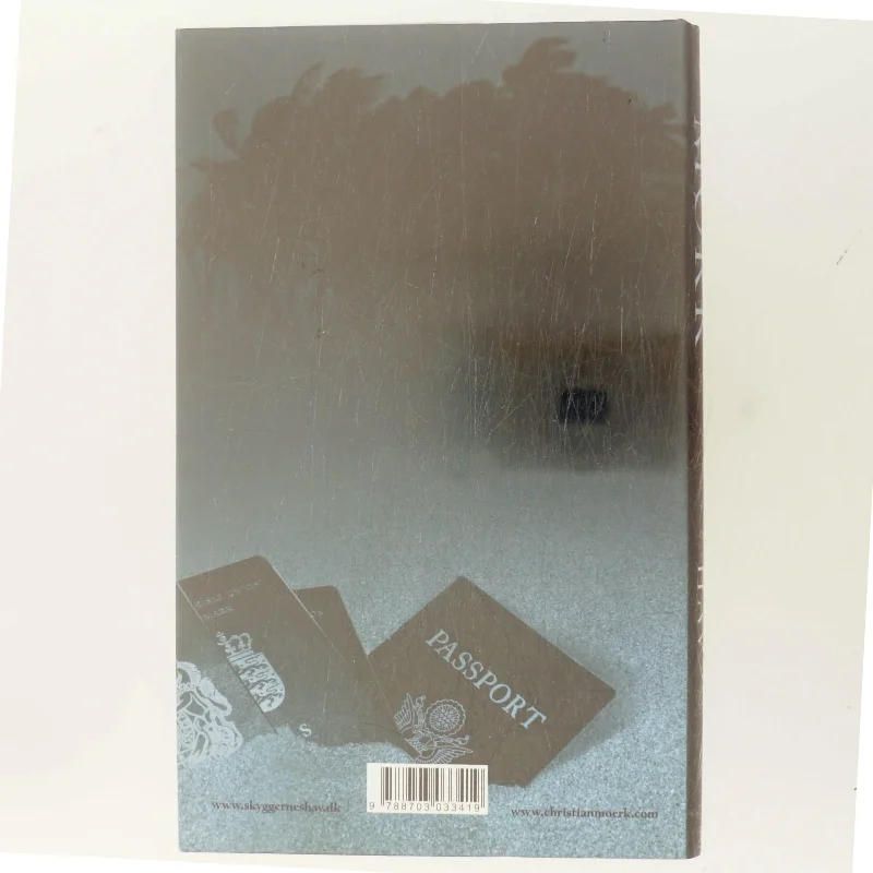 Skyggernes hav : roman af Christian Mørk (Bog)