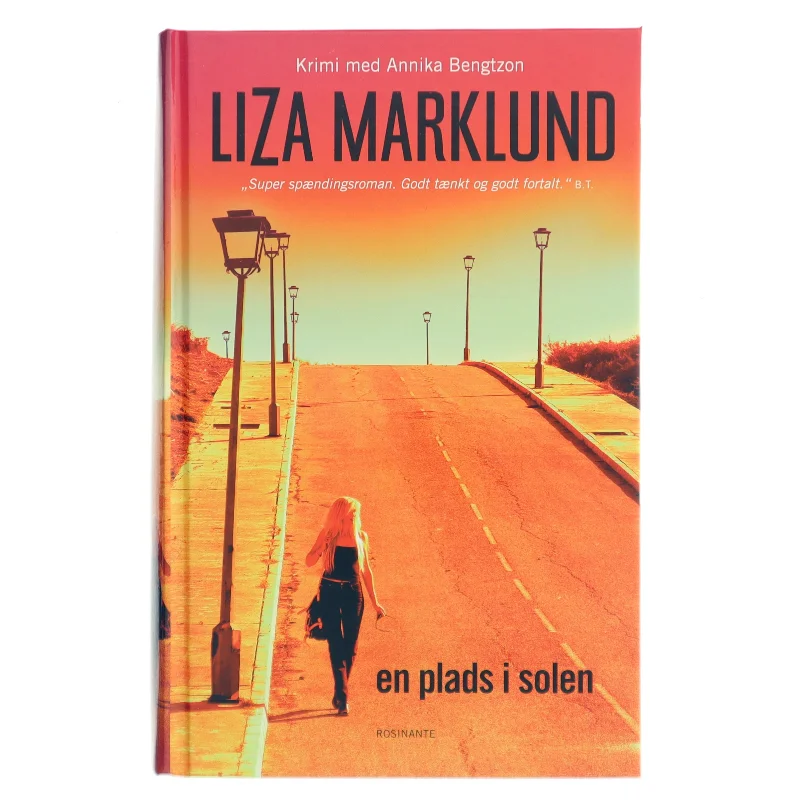 En plads i solen : krimi af Liza Marklund (Bog)