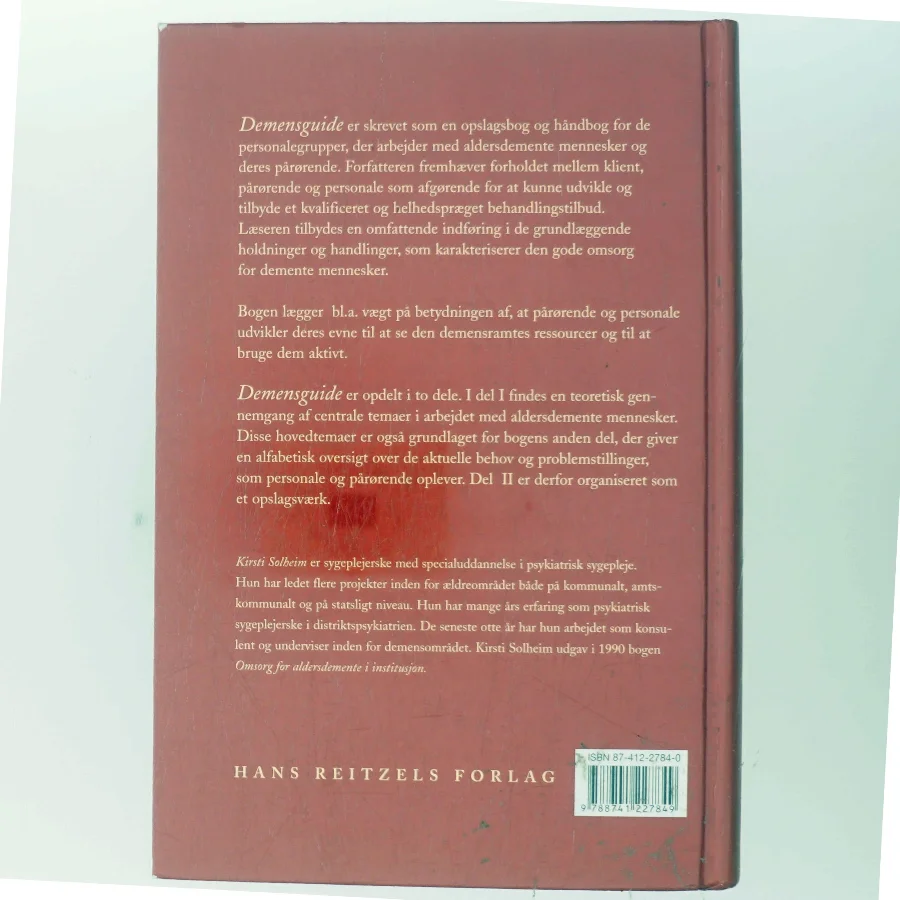 Demensguide : holdninger og handlinger i demensomsorgen af Kirsti Solheim (Bog)