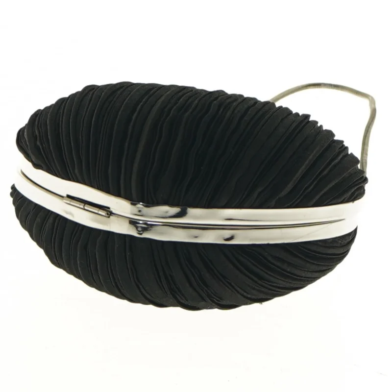 Hjerteformet taske med kæde (str. Ø 14 cm)