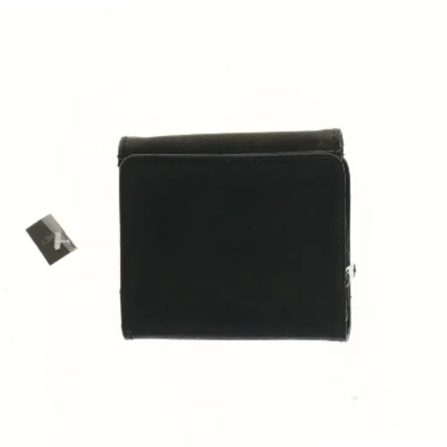 Sort pung med flere rum fra Journey (str. 10x9 cm)