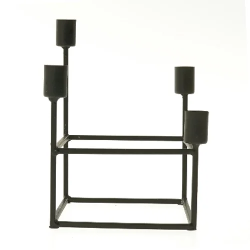 Firkantet lysestage til fire lys (str. 15x15x22 cm)