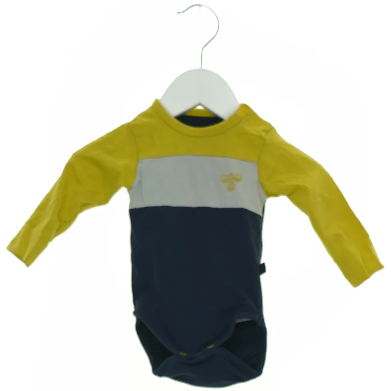 Langærmet bodystocking fra Hummel (str. 62 cm)