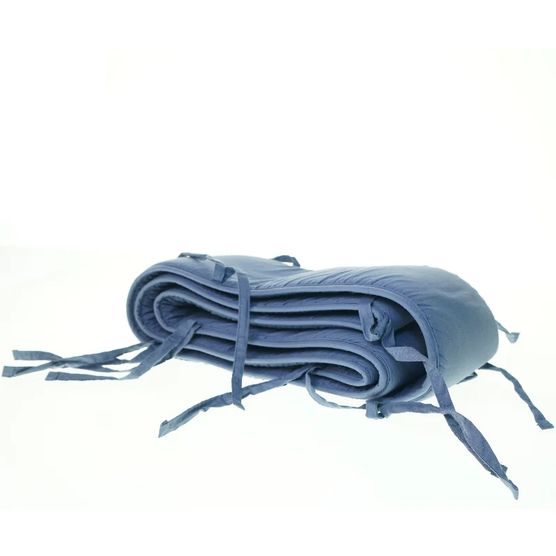 Bort til tremmeseng fra Alice And Fox (str. 22 x 256 cm)