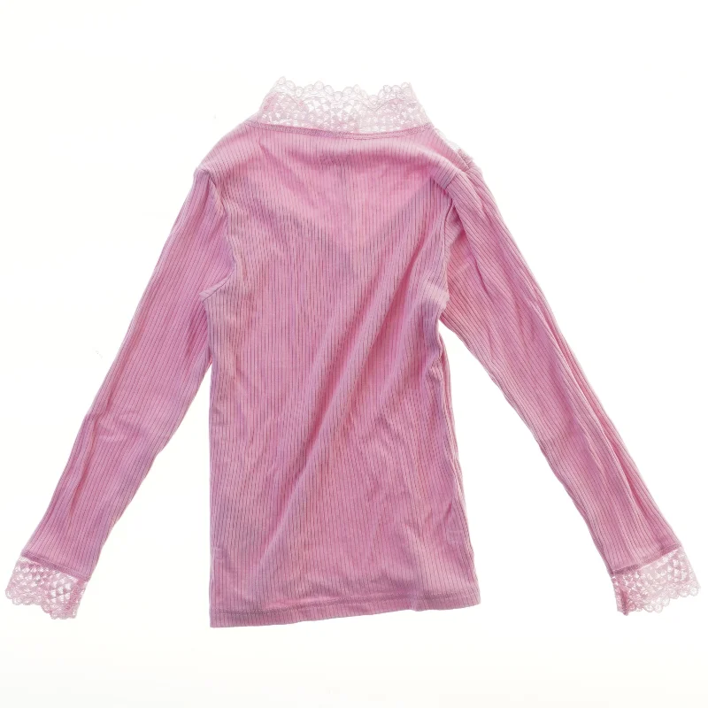 Langærmet bluse med blondedetaljer fra VRS (str. 98)