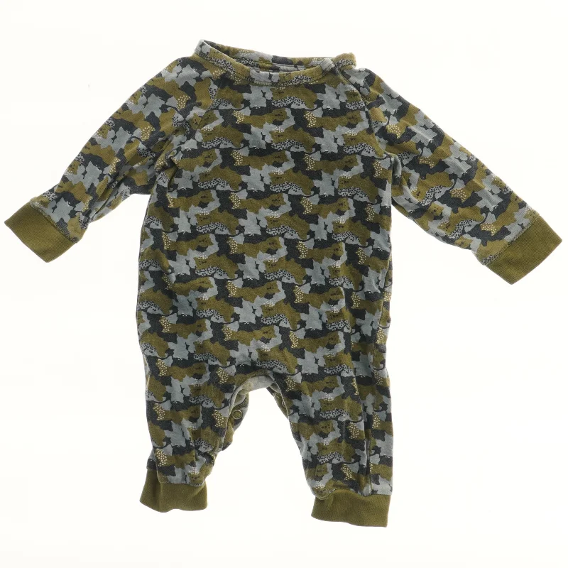 Heldragt med mønster fra Name It (str. 56)