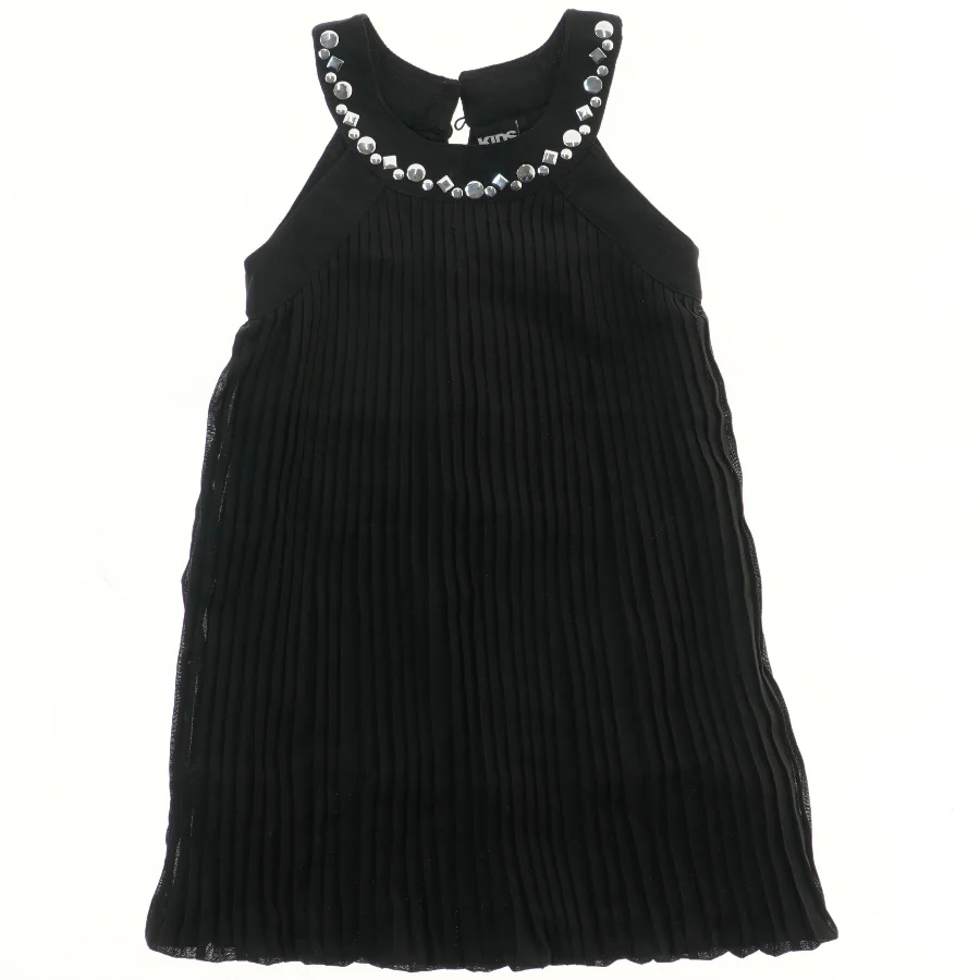 Sort kjole med dekorative sten fra Kids Up (str. 92)