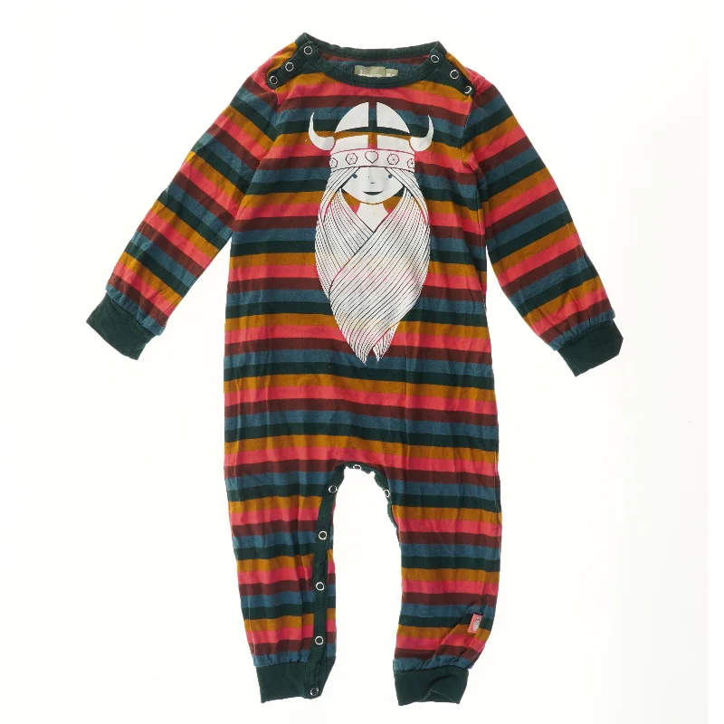 Danefæ Farverig heldragt med vikingemotiv fra Danefæ (str. 92)