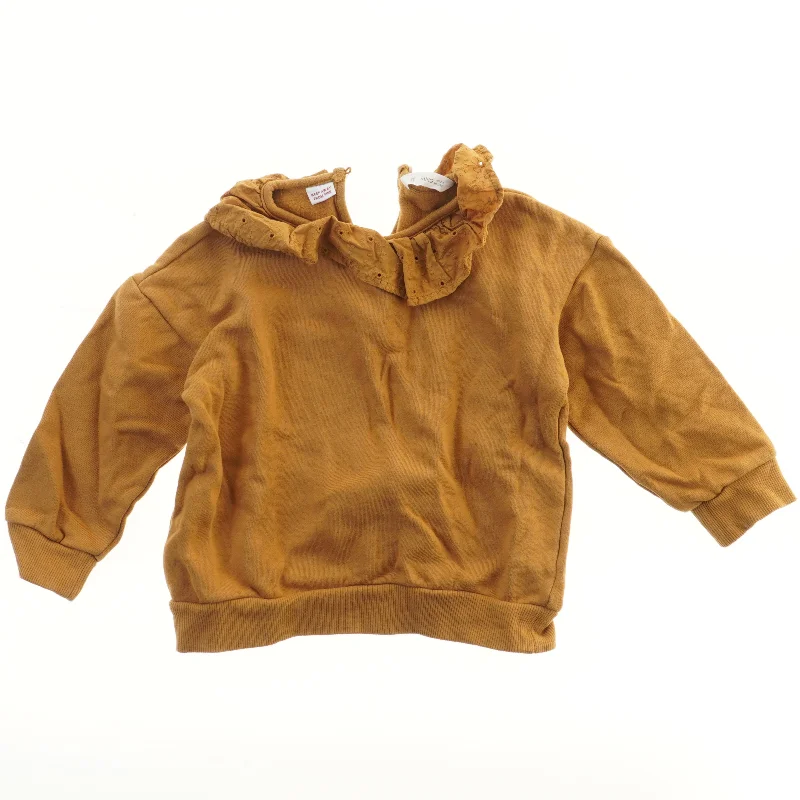 Gul bluse med krave fra Mng (str. 98)