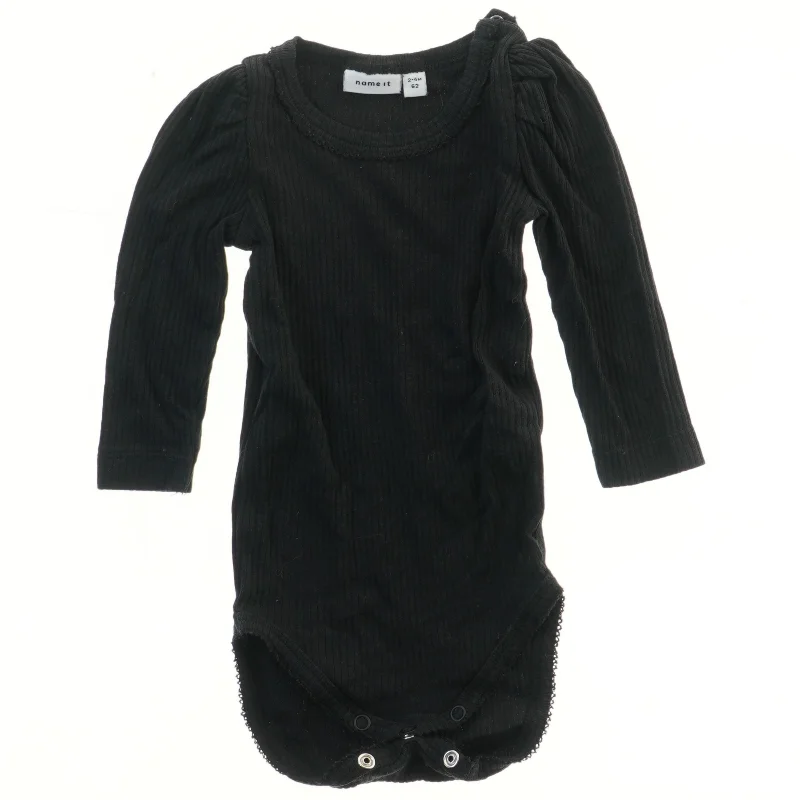 Langærmet bodystocking fra Name It (str. 62)