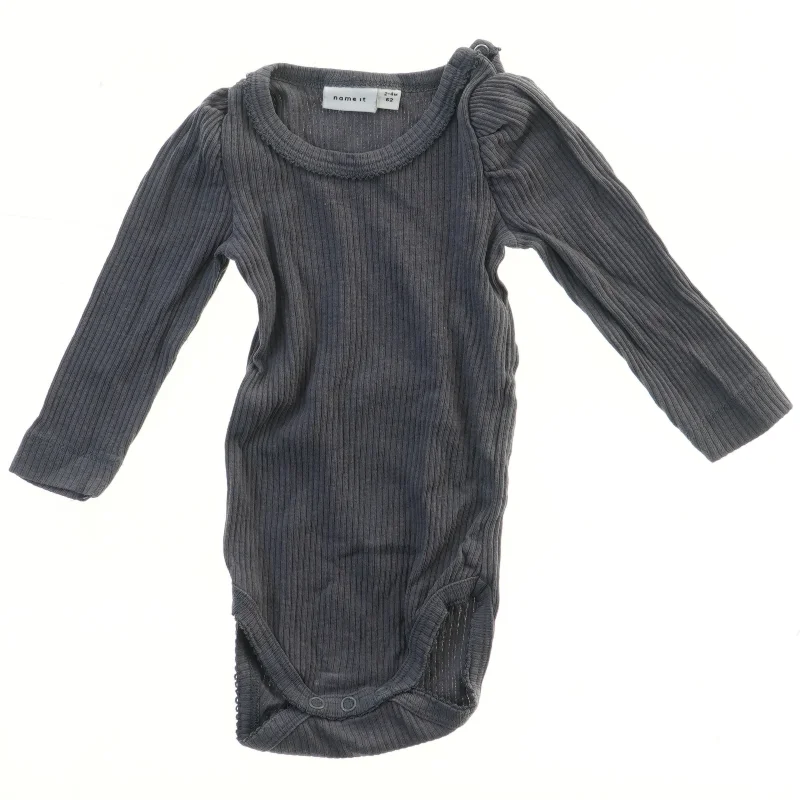 Langærmet bodystocking fra Name It (str. 62)