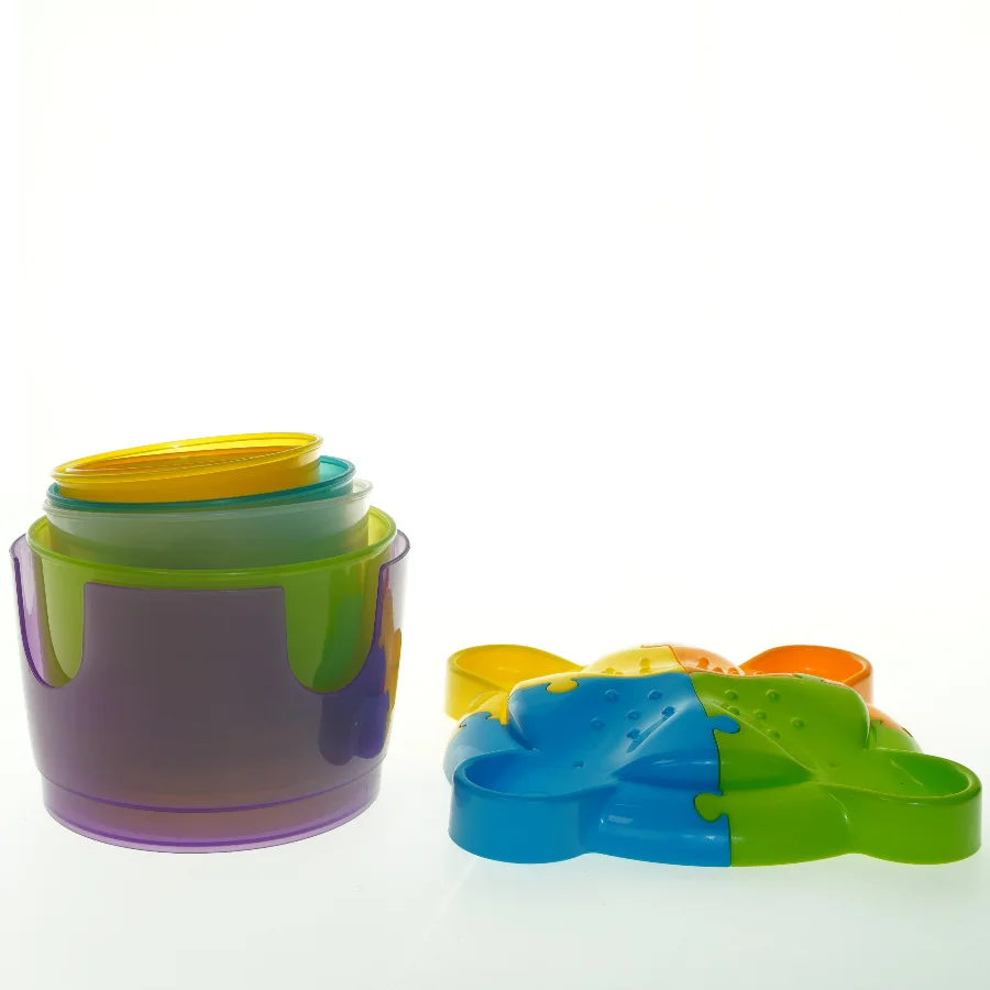 Plastik puslespil og stabelkopper (str. Ø. 23 cm)