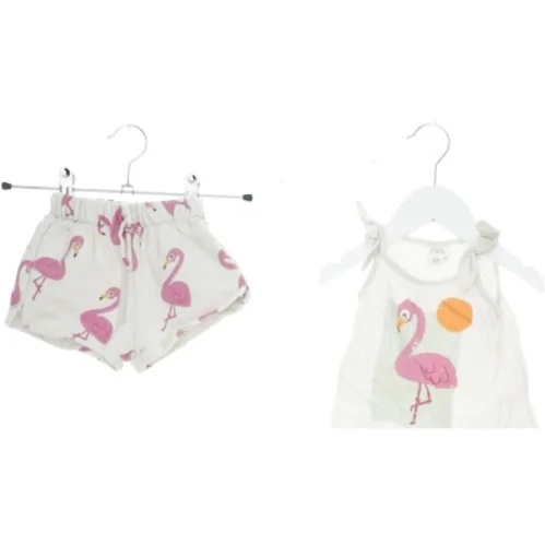 Børne shorts og trøje fra Zara (str. 80 cm)