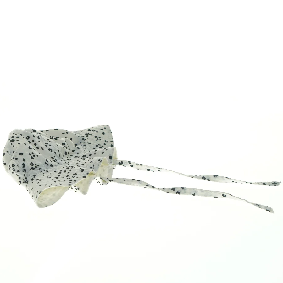 Plettet bølehat med bånd fra H&M (str. 86)