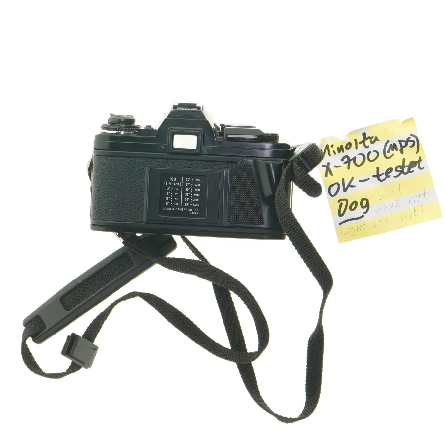 Minolta X-700 filmkamera fra Minolta (str.  14x9 cm)