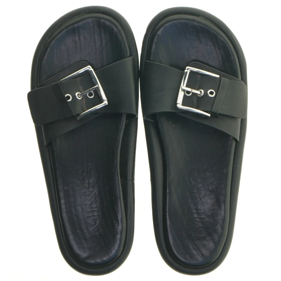 Sorte sandaler med rem fra Mng (str. 42 )