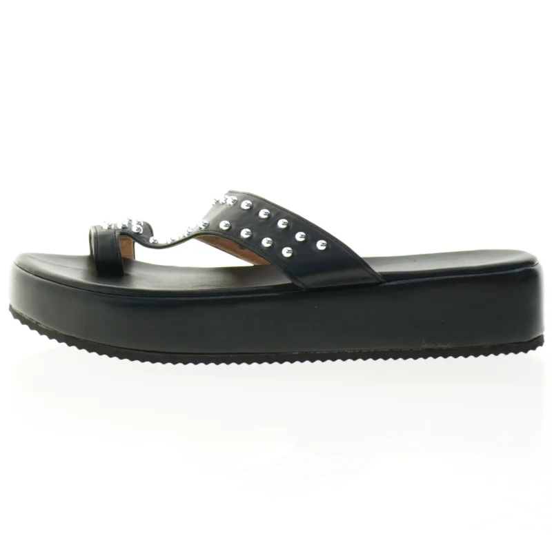 Sorte sandaler med nitter (str. 42)