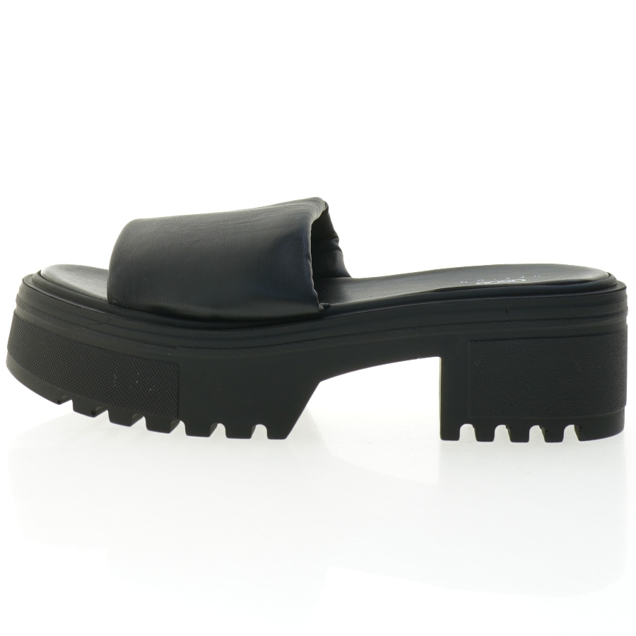 Sorte plateau-slides fra Asos (str. 42)