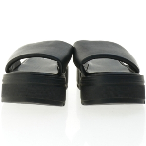 Sorte plateau-slides fra Asos (str. 42)