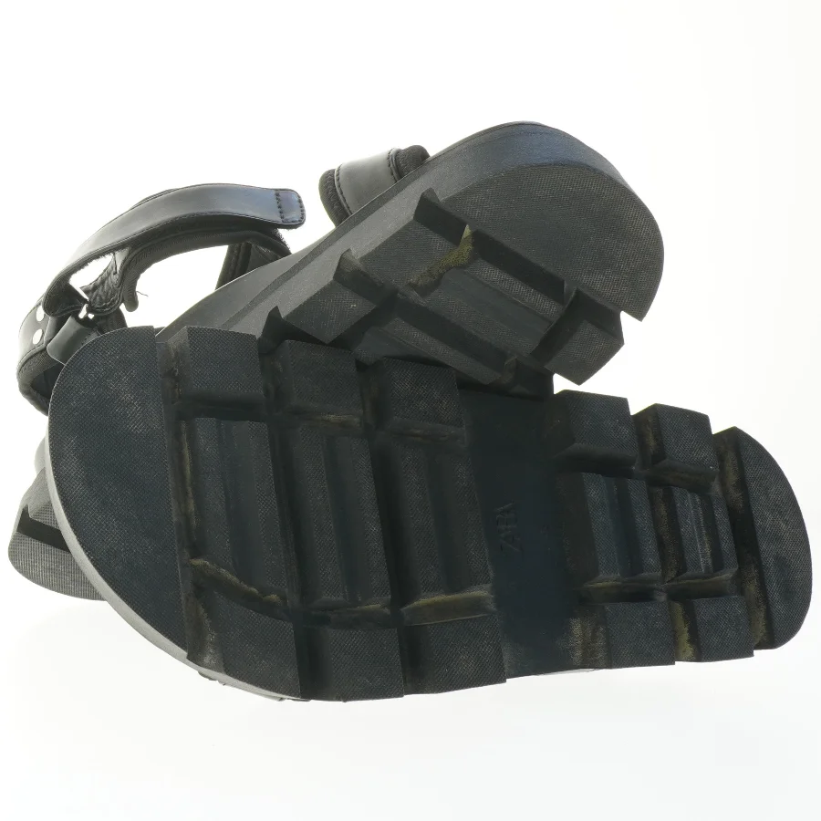 Sorte sandaler med fra Zara Man (str. 43 )